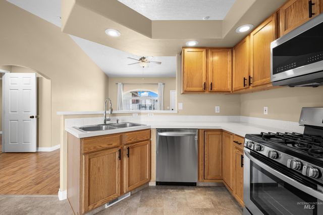 2016 W Curlew Street, Nampa, ID 83651