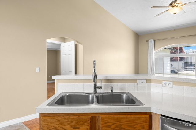 2016 W Curlew Street, Nampa, ID 83651