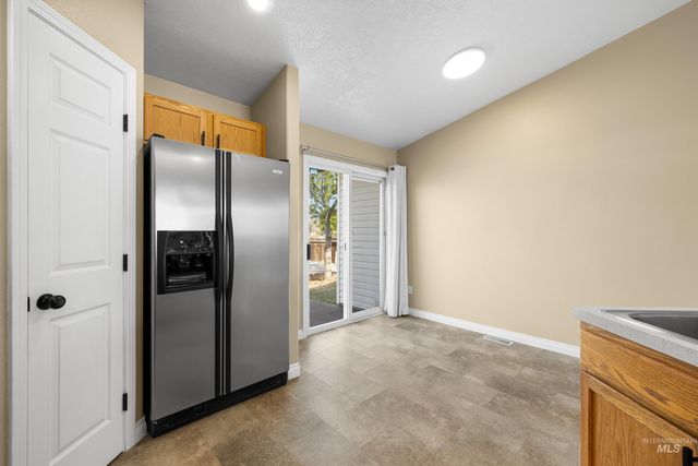 2016 W Curlew Street, Nampa, ID 83651