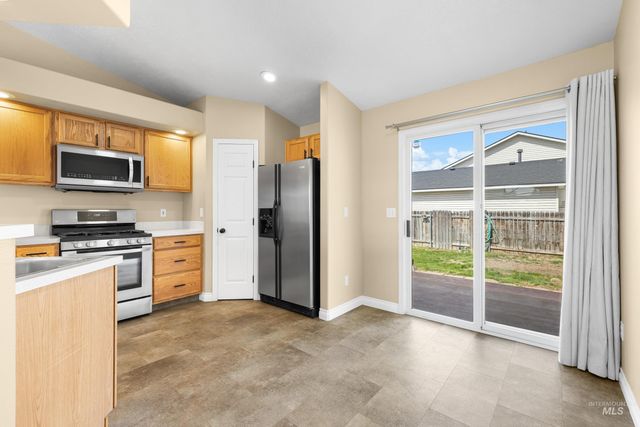 2016 W Curlew Street, Nampa, ID 83651