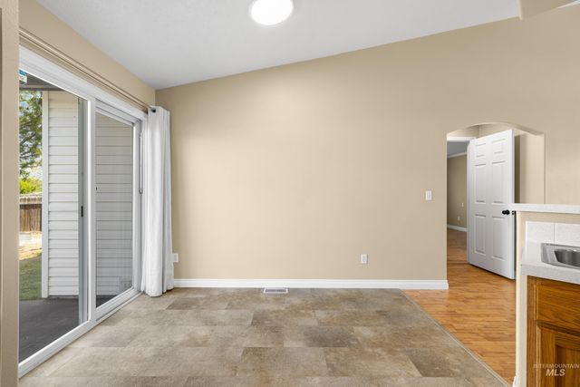 2016 W Curlew Street, Nampa, ID 83651