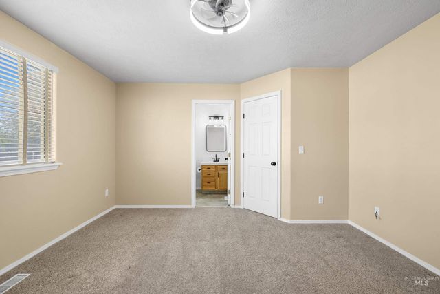 2016 W Curlew Street, Nampa, ID 83651