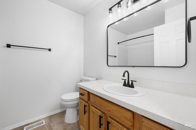 2016 W Curlew Street, Nampa, ID 83651