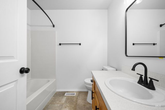 2016 W Curlew Street, Nampa, ID 83651