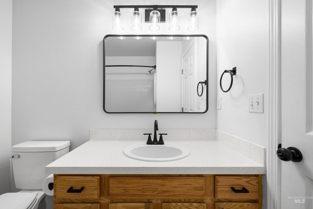 2016 W Curlew Street, Nampa, ID 83651