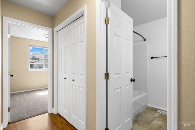 2016 W Curlew Street, Nampa, ID 83651