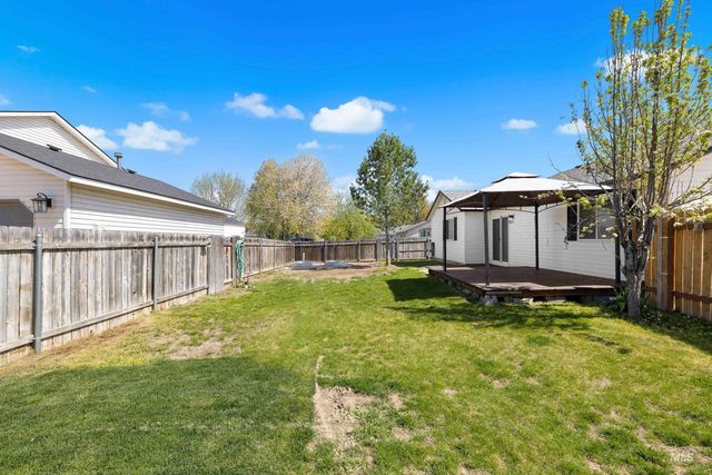 2016 W Curlew Street, Nampa, ID 83651