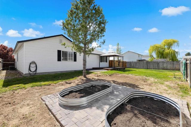 2016 W Curlew Street, Nampa, ID 83651