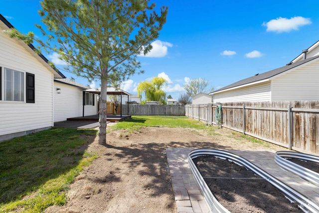 2016 W Curlew Street, Nampa, ID 83651