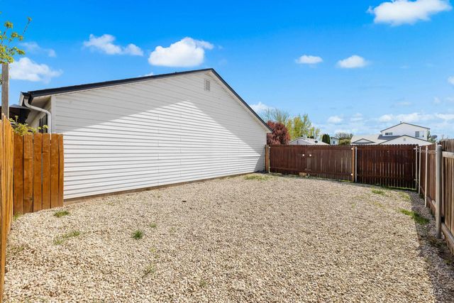 2016 W Curlew Street, Nampa, ID 83651