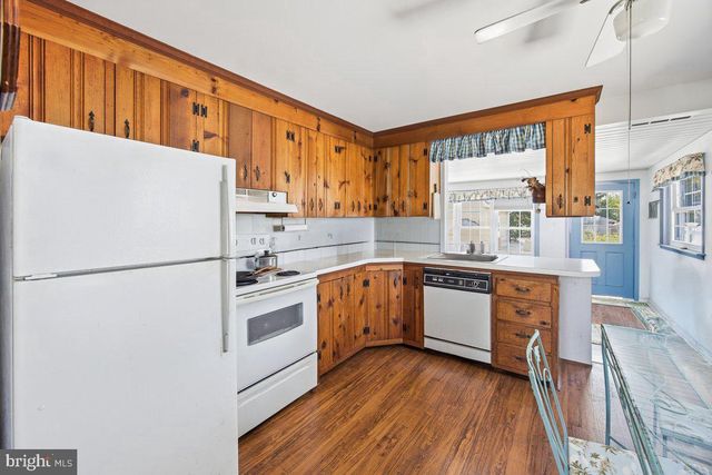 106 25TH, Beach Haven, NJ 08008
