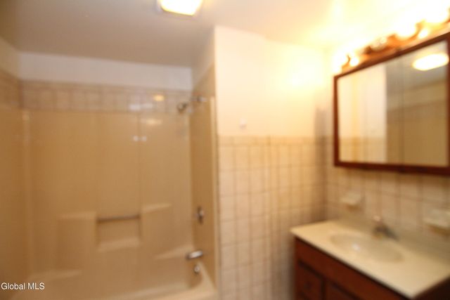 15 Pawling Avenue, Halfmoon, NY 12118