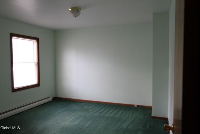 15 Pawling Avenue, Halfmoon, NY 12118