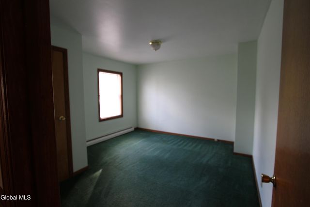 15 Pawling Avenue, Halfmoon, NY 12118