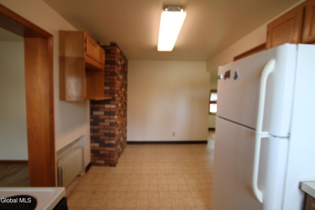 15 Pawling Avenue, Halfmoon, NY 12118