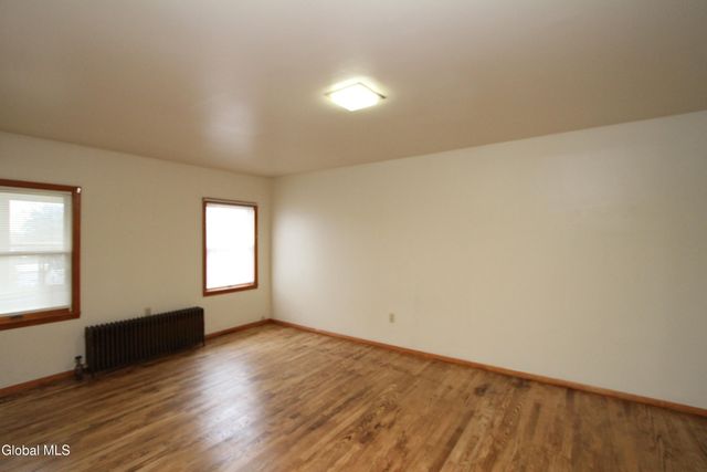 15 Pawling Avenue, Halfmoon, NY 12118