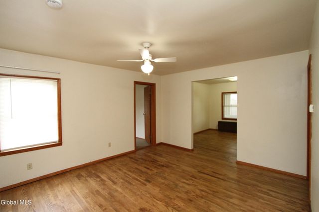 15 Pawling Avenue, Halfmoon, NY 12118