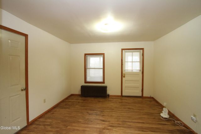 15 Pawling Avenue, Halfmoon, NY 12118