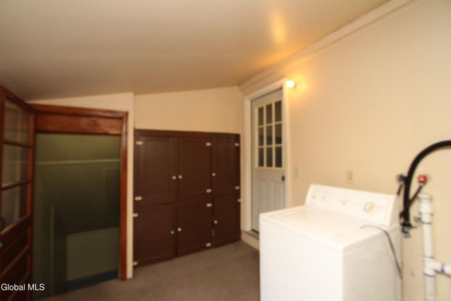 15 Pawling Avenue, Halfmoon, NY 12118