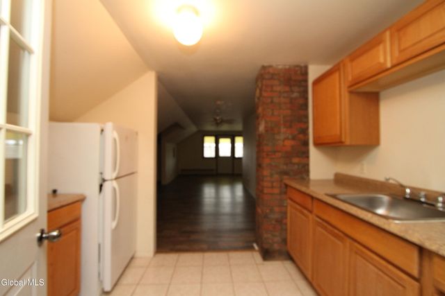 15 Pawling Avenue, Halfmoon, NY 12118