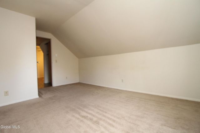 15 Pawling Avenue, Halfmoon, NY 12118