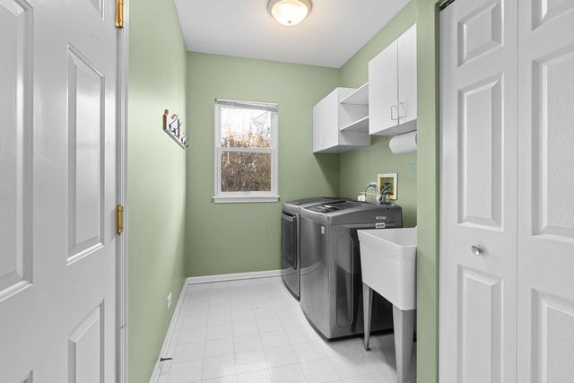 5 Talcott Avenue, Crystal Lake, IL 60014