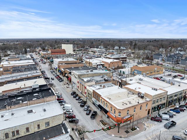 5 Talcott Avenue, Crystal Lake, IL 60014