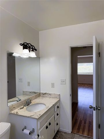 2310 Washington F, Burbank, CA 91504