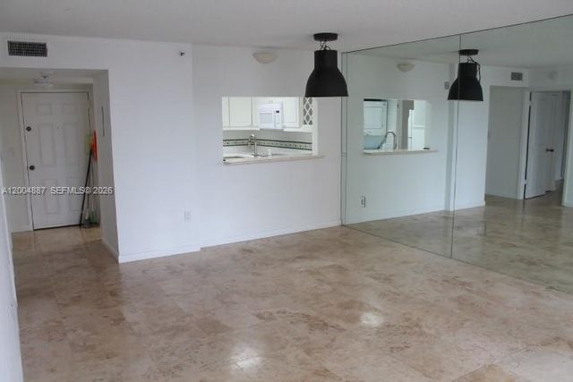 540 Brickell Key Dr 724, Miami, FL 33131