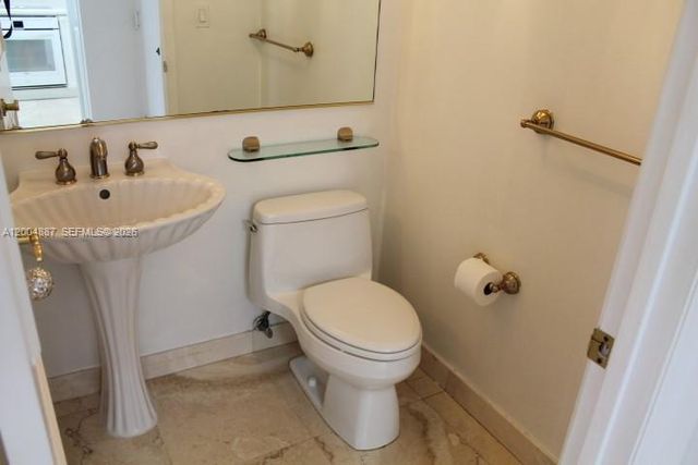 540 Brickell Key Dr 724, Miami, FL 33131