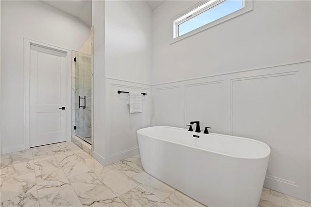 22164 W 94th Terrace, Lenexa, KS 66220