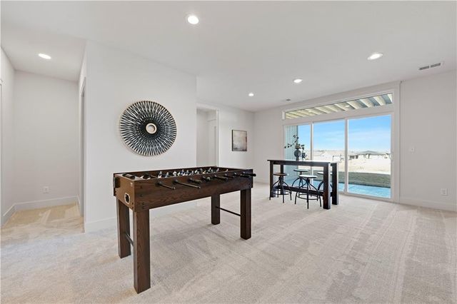 22164 W 94th Terrace, Lenexa, KS 66220