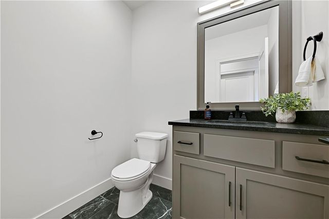 22164 W 94th Terrace, Lenexa, KS 66220