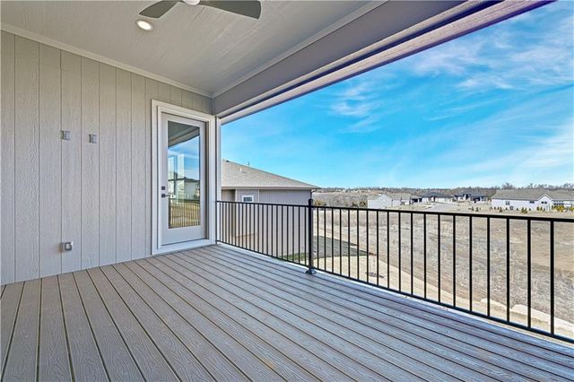 22164 W 94th Terrace, Lenexa, KS 66220