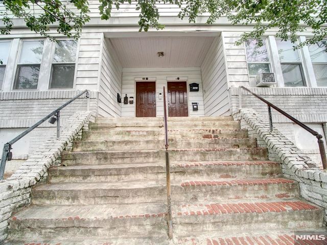 147 Huntington Terrace 143, Newark, NJ 07112