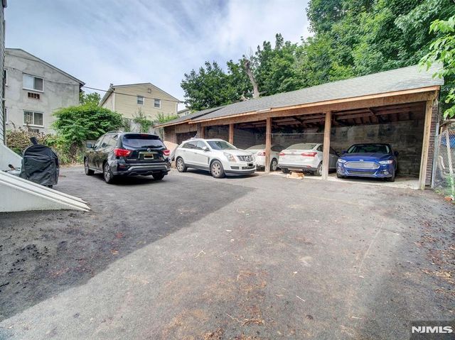 147 Huntington Terrace 143, Newark, NJ 07112