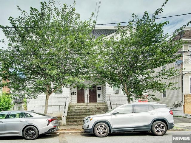 147 Huntington Terrace 143, Newark, NJ 07112