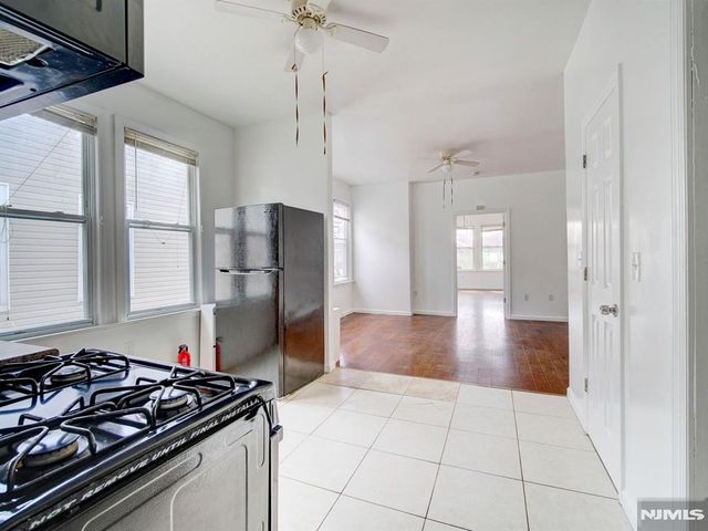 147 Huntington Terrace 143, Newark, NJ 07112