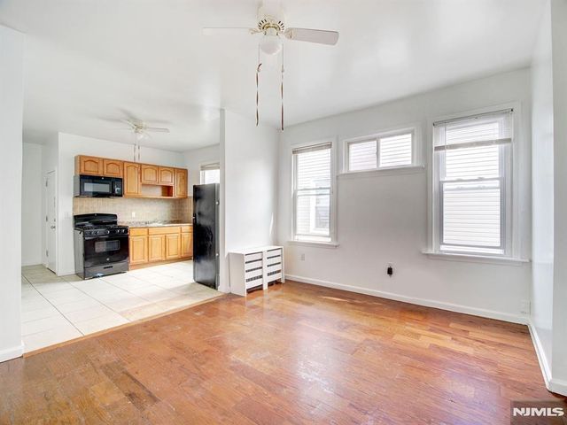 147 Huntington Terrace 143, Newark, NJ 07112