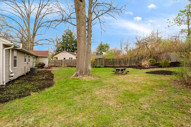 1601 E Ruby Lane, Bloomington, IN 47401