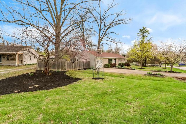 1601 E Ruby Lane, Bloomington, IN 47401