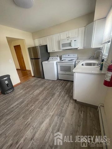1160 Roosevelt Avenue, Carteret, NJ 07008
