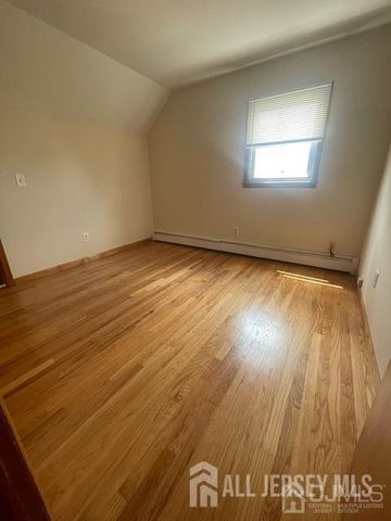1160 Roosevelt Avenue, Carteret, NJ 07008
