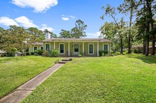 301 Skyview Drive, Livingston, TX 77351