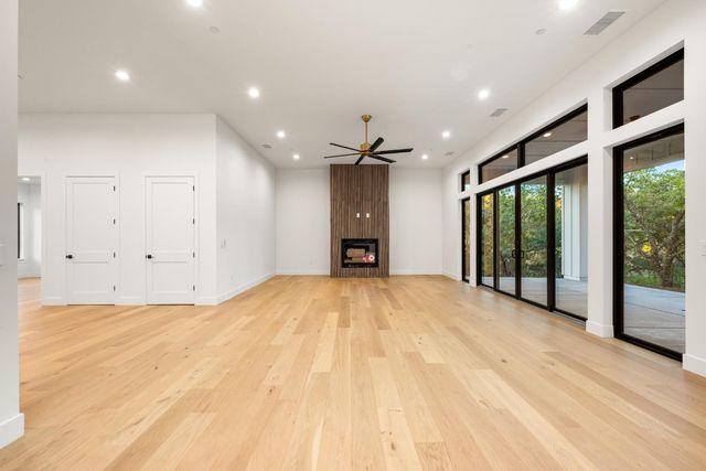 23517 Darkhorse Dr, Auburn, CA 95602