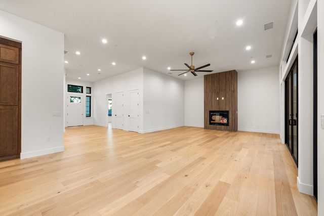 23517 Darkhorse Dr, Auburn, CA 95602