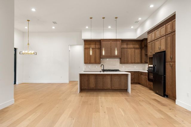 23517 Darkhorse Dr, Auburn, CA 95602