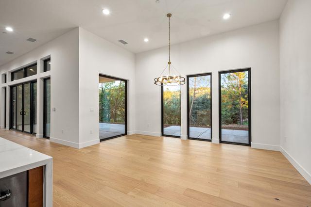 23517 Darkhorse Dr, Auburn, CA 95602