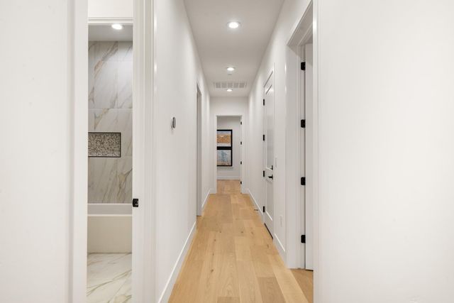 23517 Darkhorse Dr, Auburn, CA 95602