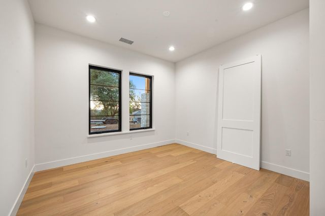 23517 Darkhorse Dr, Auburn, CA 95602